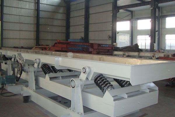 慣性振動熱料輸送機(jī)